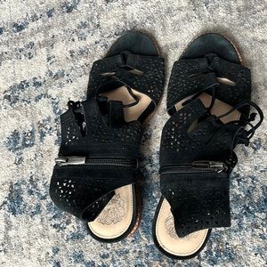 Heeled Vince Camuto black zip up sandal